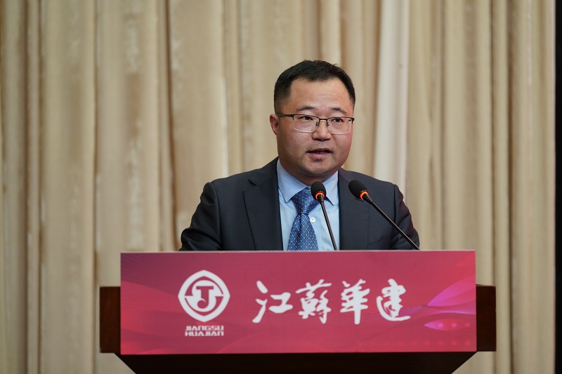 钱振华.JPG 钱振华.JPG