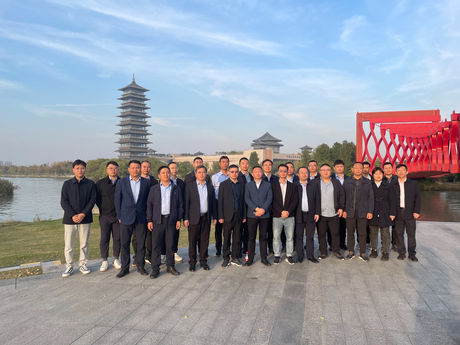 参观扬州大运河博物馆.jpg 参观扬州大运河博物馆.jpg