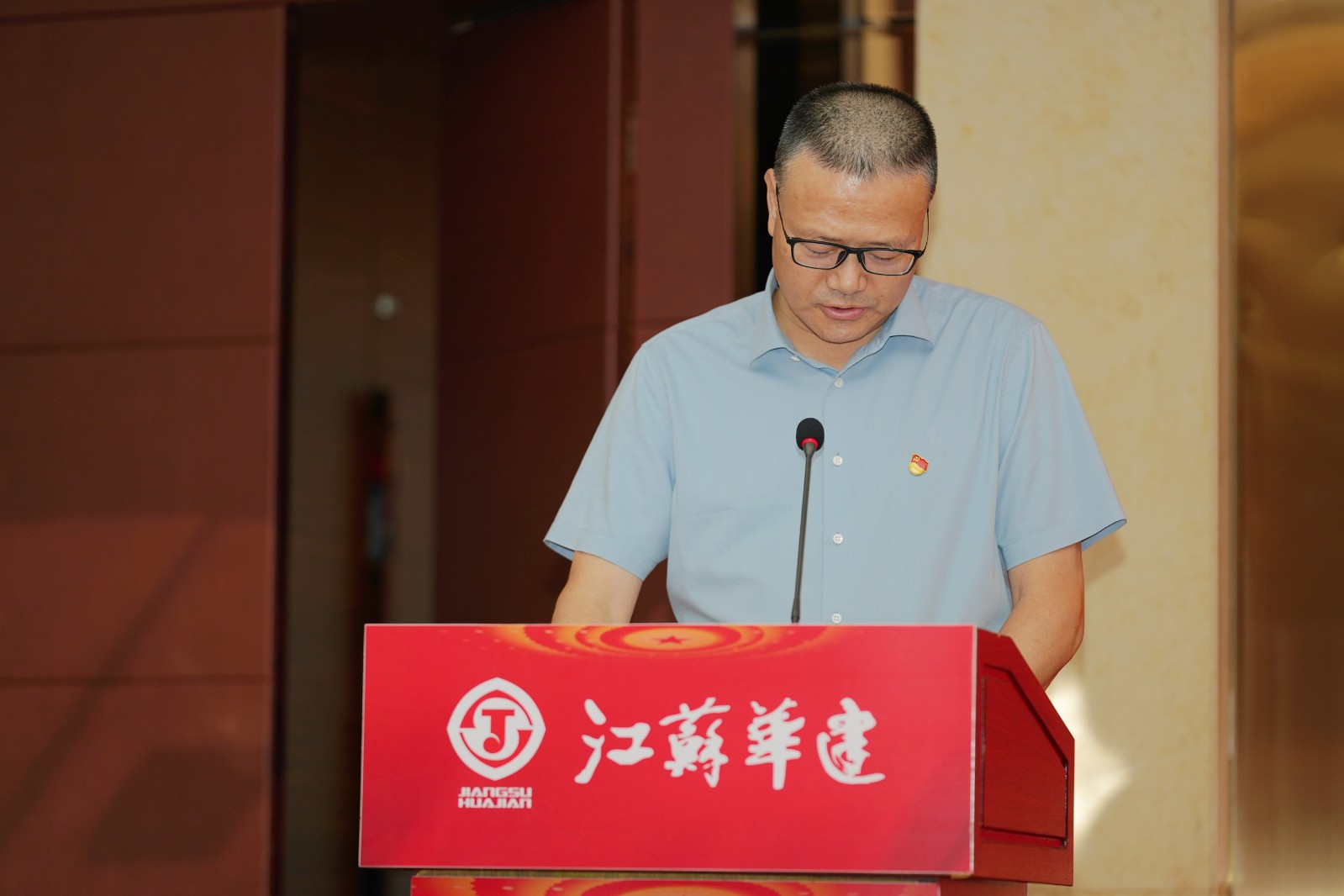 施卫东.JPG 施卫东.JPG