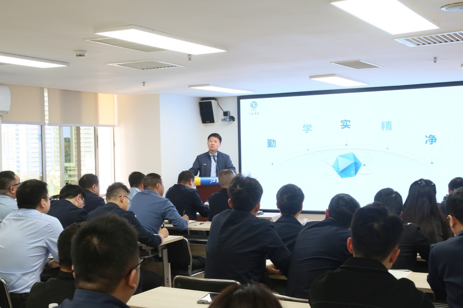 8L2A0693 - 副本.JPG 8L2A0693 - 副本.JPG